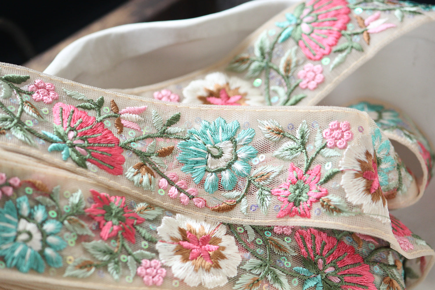 Embroidered ribbon trims