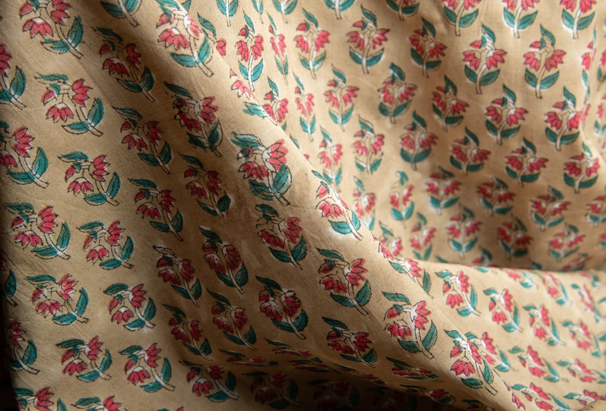 1 yard-Ditsy pink red floral teal leaf hand block printed cotton fabric-tote bag fabric/girls dress fabric/quilting/decor/women's dress